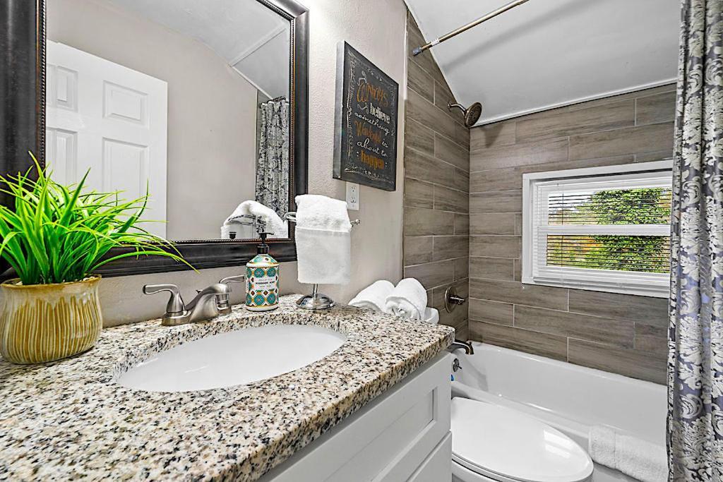 Goodkarma Rentals Refreshed Smyrna Home Near Battery Atl Half Mile To Interstate 亚特兰大 外观 照片